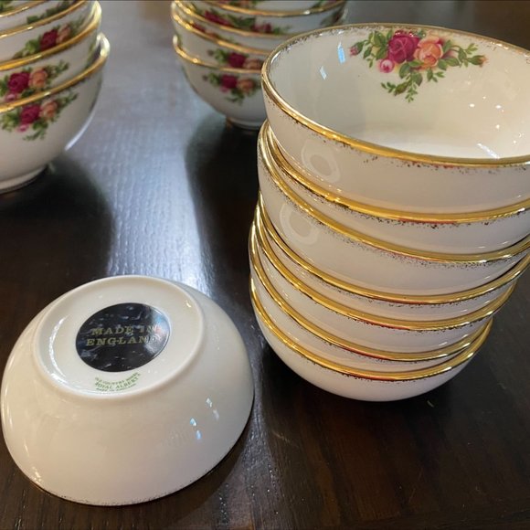 ROYAL ALBERT OLD COUNTRY ROSE SET OF 4 SMALL BOWLS